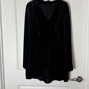Guess Elegant Black Velvet Romper ✨🖤